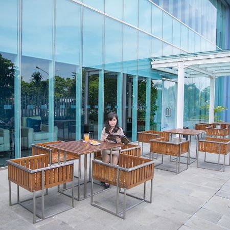 Holiday Inn Express Jakarta International Expo By Ihg Jacarta Exterior foto
