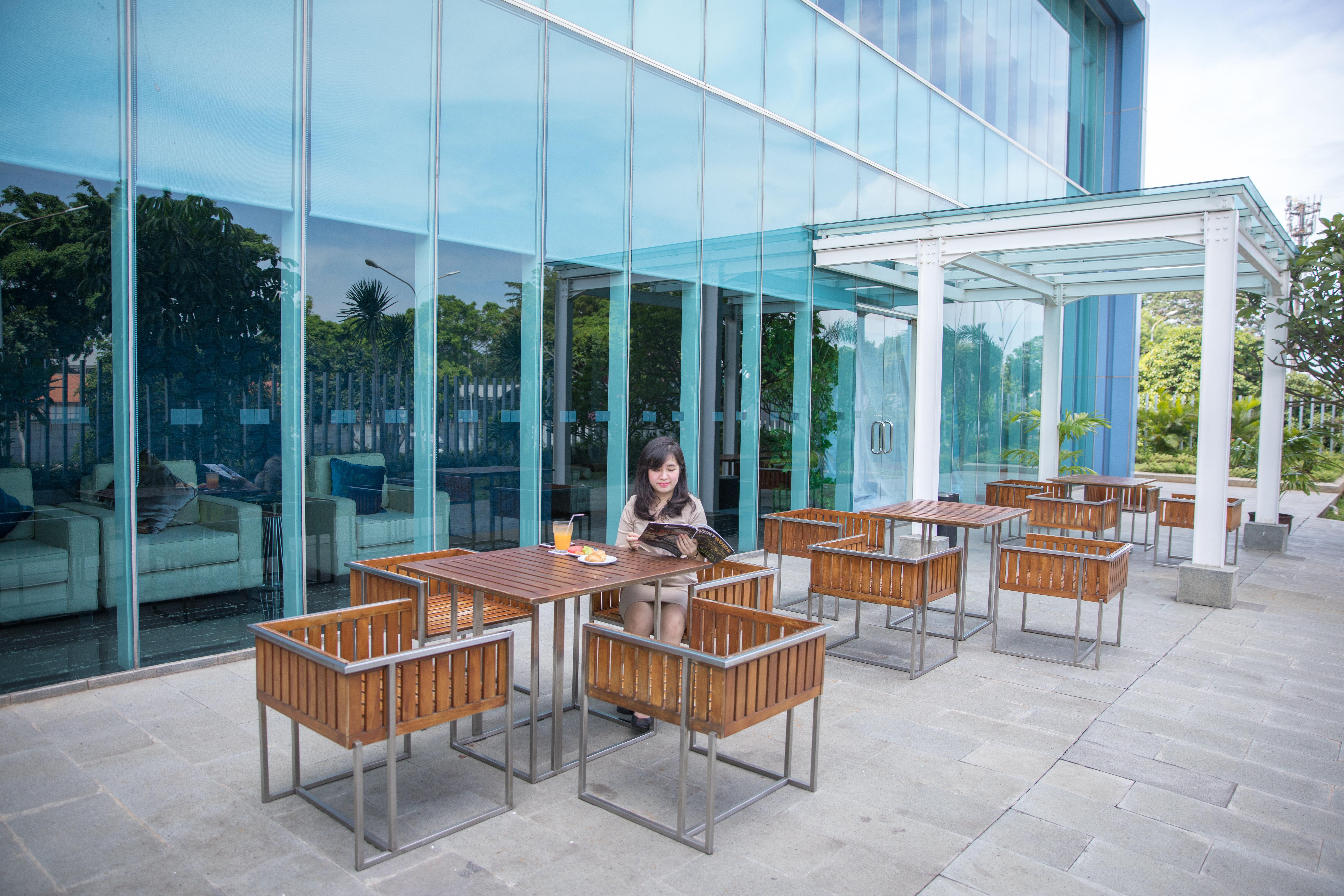 Holiday Inn Express Jakarta International Expo By Ihg Jacarta Exterior foto
