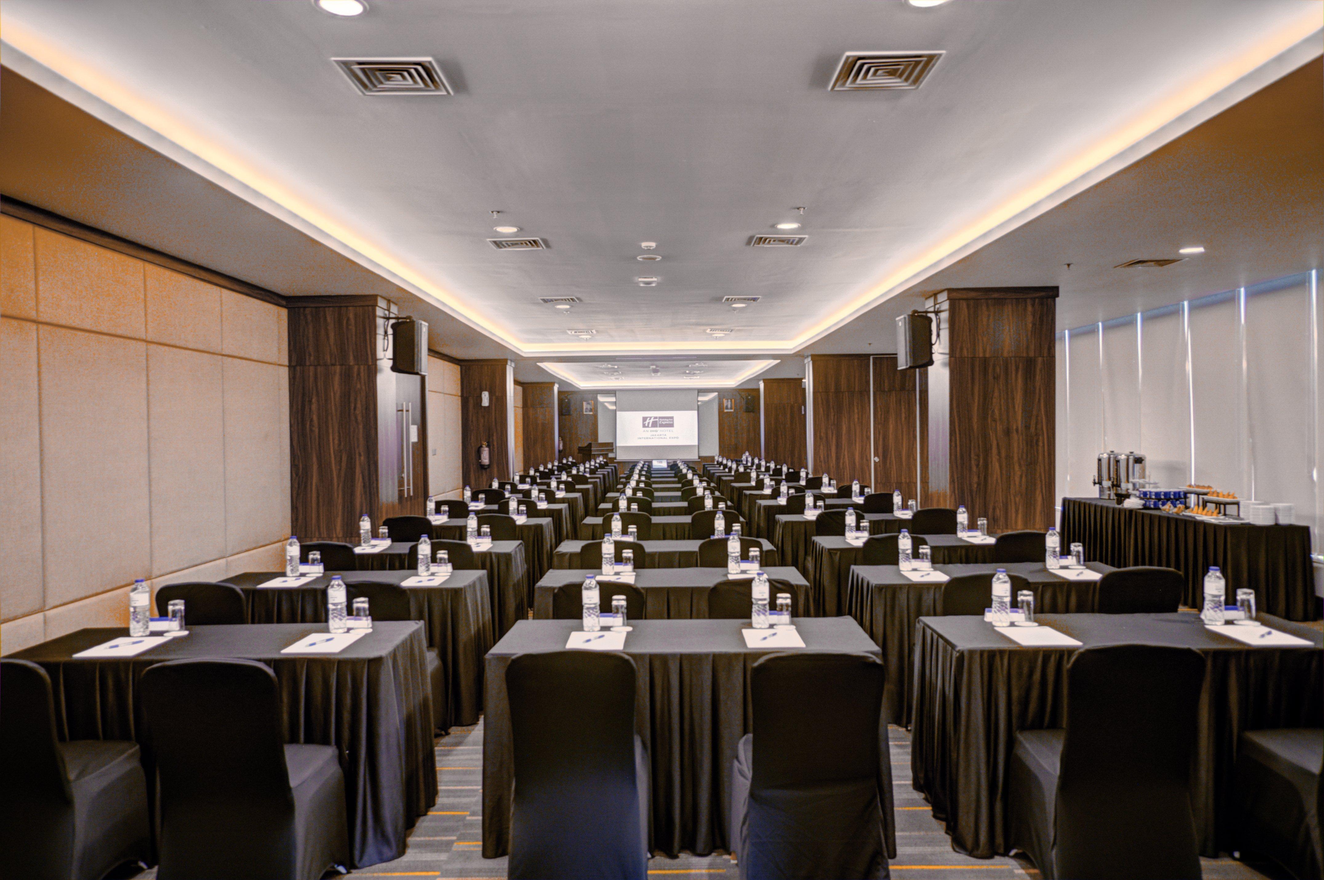 Holiday Inn Express Jakarta International Expo By Ihg Jacarta Exterior foto