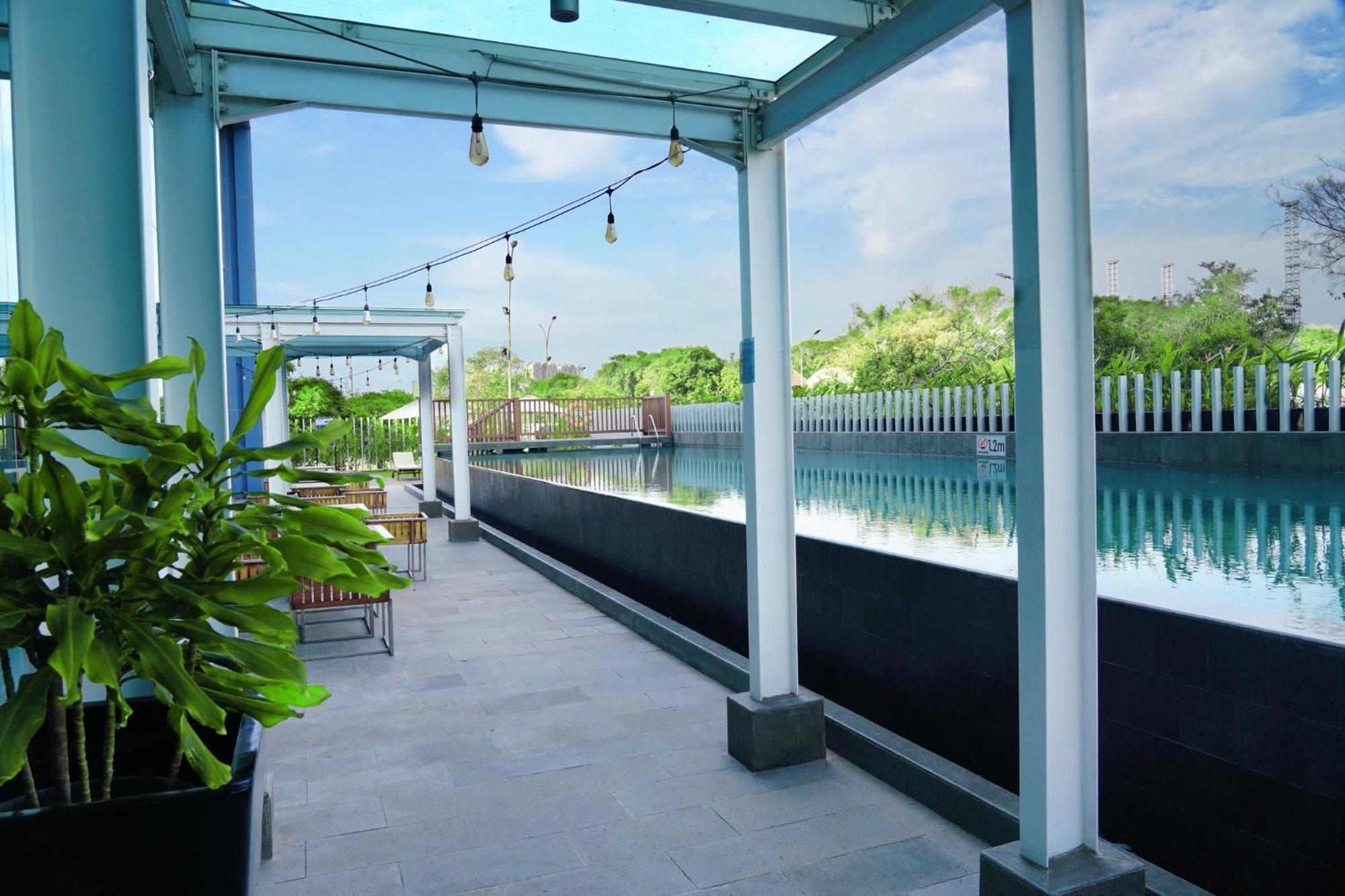 Holiday Inn Express Jakarta International Expo By Ihg Jacarta Exterior foto