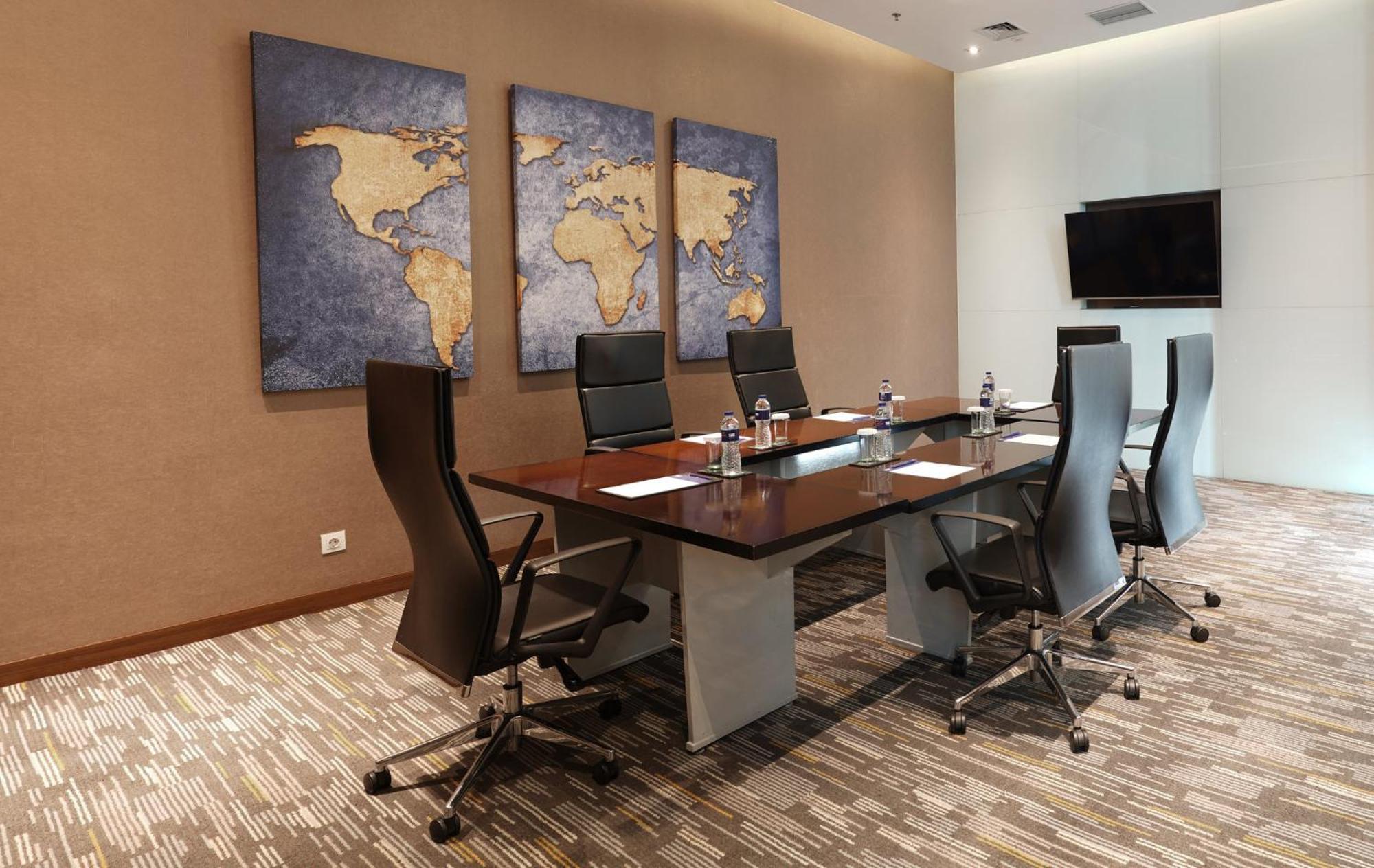 Holiday Inn Express Jakarta International Expo By Ihg Jacarta Exterior foto