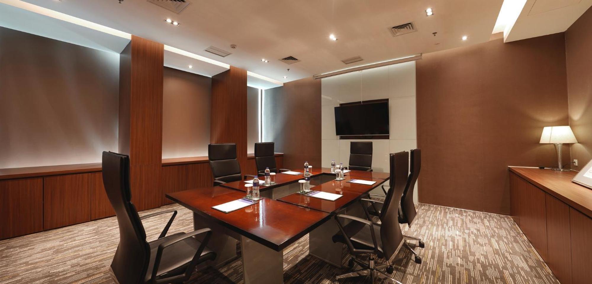 Holiday Inn Express Jakarta International Expo By Ihg Jacarta Exterior foto