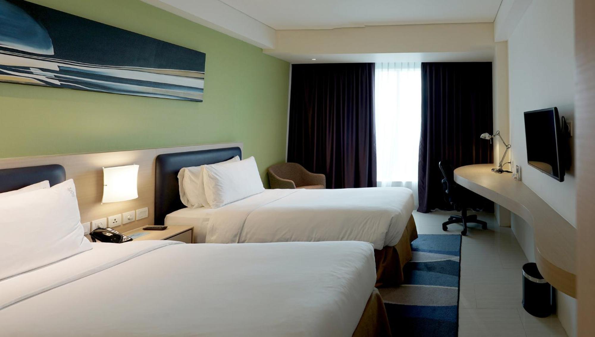 Holiday Inn Express Jakarta International Expo By Ihg Jacarta Exterior foto
